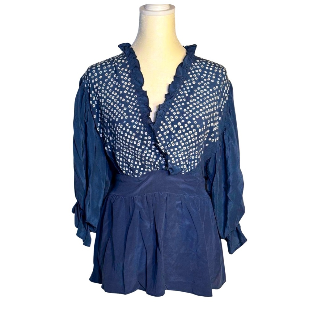 BCBGMaxAzria Silk Blouse in Blue/Bream Women’s Size Small